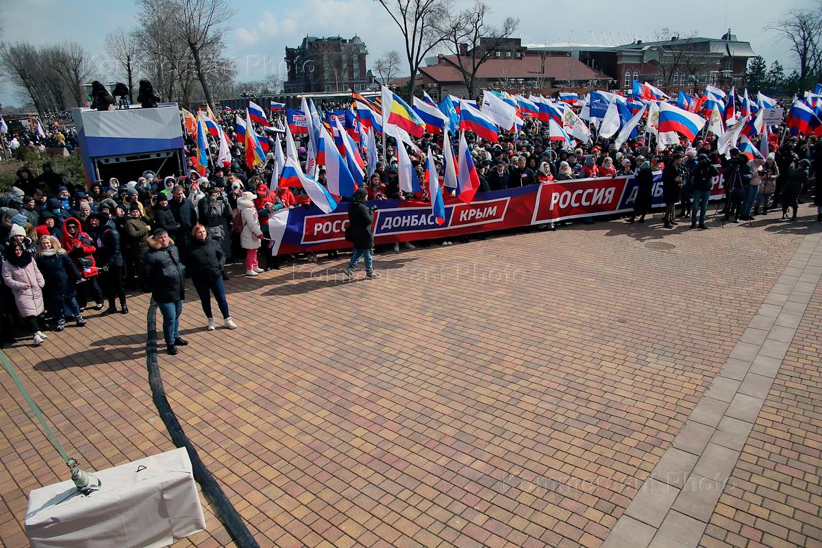 митинг в лужниках. митинг концерт в лужниках. митинг концерт 22 февраля. концерт митинг посвященный. митинг концерт в лужниках.