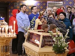 Great Saturday. The rite of consecrating Easter cakes, eggs and Easter on the eve of the Holy Resurrection of Christ in the church of St. Nicholas the Wonderworker in the Pavshinsky floodplain.