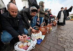 The political situation in the Donetsk People's Republic (DPR) during the period of the special military operation of the Russian Armed Forces in Ukraine. Great Saturday. The rite of consecration of Easter cakes, eggs and Easter on the eve of the Holy Resurrection of Christ.