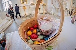 Great Saturday. The rite of consecration of eggs, Easter cakes and Easter in the Smolny Cathedral.