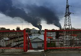 Smoke from a fire on the territory of the oil depot of JSC 'Transneft-Druzhba' in the Fokinsky district.