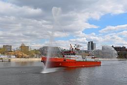 Press tour to the fire ship of the Ministry of Emergency Situations 'Nadezhda', which is in service with 51 specialized fire and rescue units of the city of Moscow, as part of the Fire Protection Day.