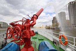 Press tour to the fire ship of the Ministry of Emergency Situations 'Nadezhda', which is in service with 51 specialized fire and rescue units of the city of Moscow, as part of the Fire Protection Day.