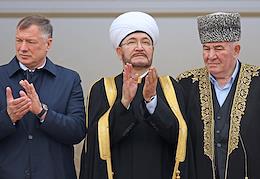 The first stone was laid in the foundation of the cathedral mosque, the construction of which is planned as part of the celebration of the 1100th anniversary of the adoption of Islam by the Volga Bulgaria in Kazan.