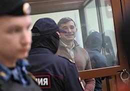 A hearing on the case of 11 members of a criminal group that stole more than 17 billion rubles from the bankrupt Russian Credit Bank, in the Khamovnichesky District Court.
