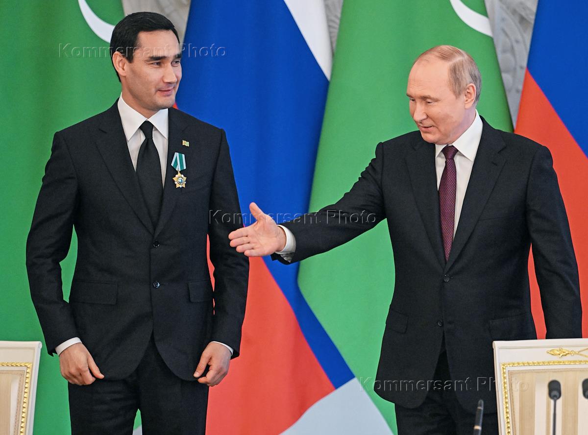 Президент Туркмении на Бугатти