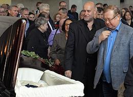 Farewell ceremony for the former State Secretary of the RSFSR Gennady Burbulis at the Troyekurovsky cemetery.