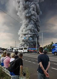Fire at the Ozon warehouse near Novorizhskoye Highway. The fire occurred in a separate block of the fulfillment center in Novaya Riga, all employees were evacuated from the warehouse.