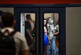 Genre photography. Views of Moscow during the rise in the incidence of coronavirus infection. The situation in the Moscow metro.