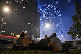 The 7th Rostec International Fireworks Festival in the Brateevsky Cascade Park.