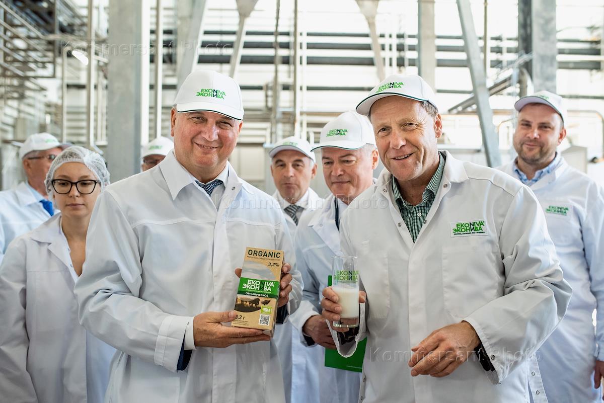 Штефан дюрр биография. Штефан Дюрр ЭКОНИВА молоко. ЭКОНИВА Штефан Дюрр семья. Глава ЭКОНИВА Штефан Дюрр.