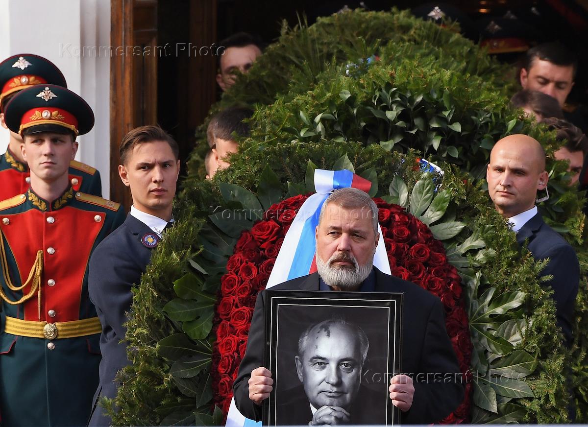Прощание с миром. Прощание с Михаилом Горбачевым. Муратов на похоронах Горбачева.