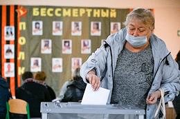 Holding a referendum on the entry of the DPR and LPR into Russia.