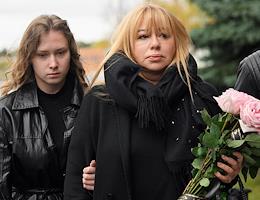 Farewell ceremony for singer Boris Moiseev at Troyekurovo funeral home. Situation at the funeral home.