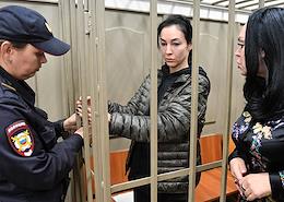 Extension of the term of detention of journalist Alexandra Bayazitova, accused of extorting money from Promsvyazbank in the Kuzminsky District Court.