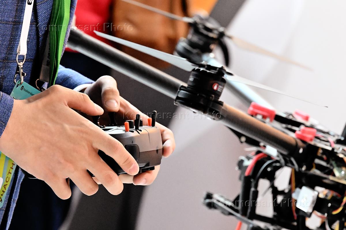 Cyclorotor. Пилотируемый квадрокоптер для человека. Дроны в японии. H frame drone. Семья которая изготавливала дроны.