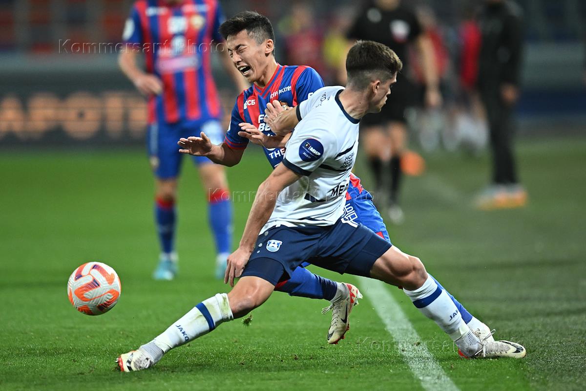 Чр по футболу 2023 2024 рпл. Футбольный матч. Чр по футболу 2023 2024 рпл. Футбол рфпл 2023 2024 турнирная таблица. Чр по футболу расписание.