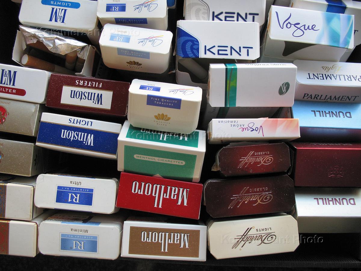 Нормы провоза продуктов через границу. Какие лекарства можно провозить в турцию. Что нельзя ввозить в сингапур. Контрабанда сигарет в авто. Конфискация сигарет.