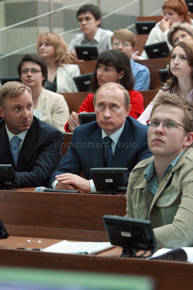 Председатель Правительства России Владимир Путин посещает Московский ...