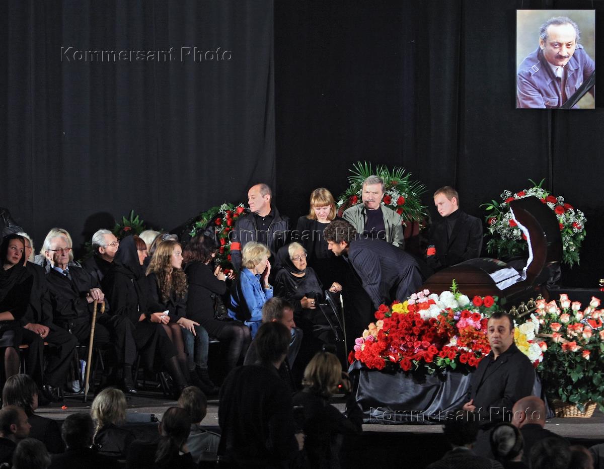Отпевание и похороны навального. Прощание с Семеном Фарадой.