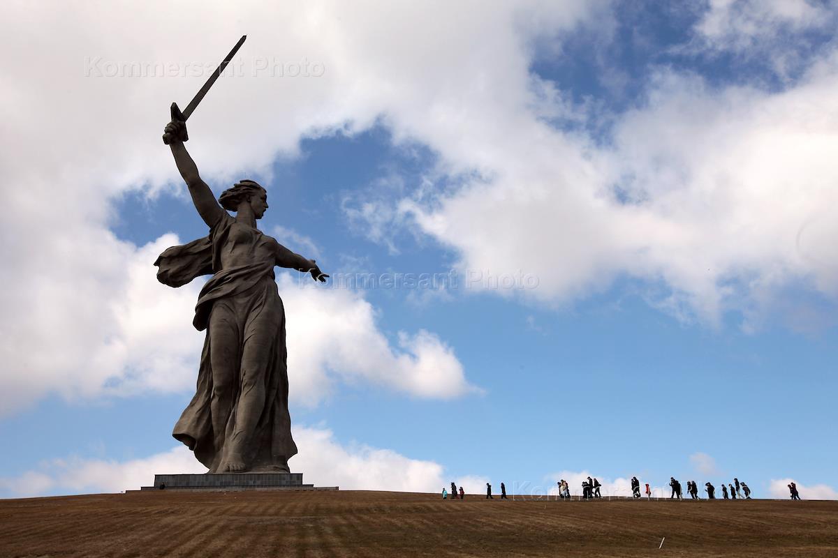 Волгоград имена. Музей-заповедник Сталинградская битва Мамаев Курган. Мамаев Курган Царицын. Сталинградская и Волгоград. Царицын Сталинград Волгоград Стелла.