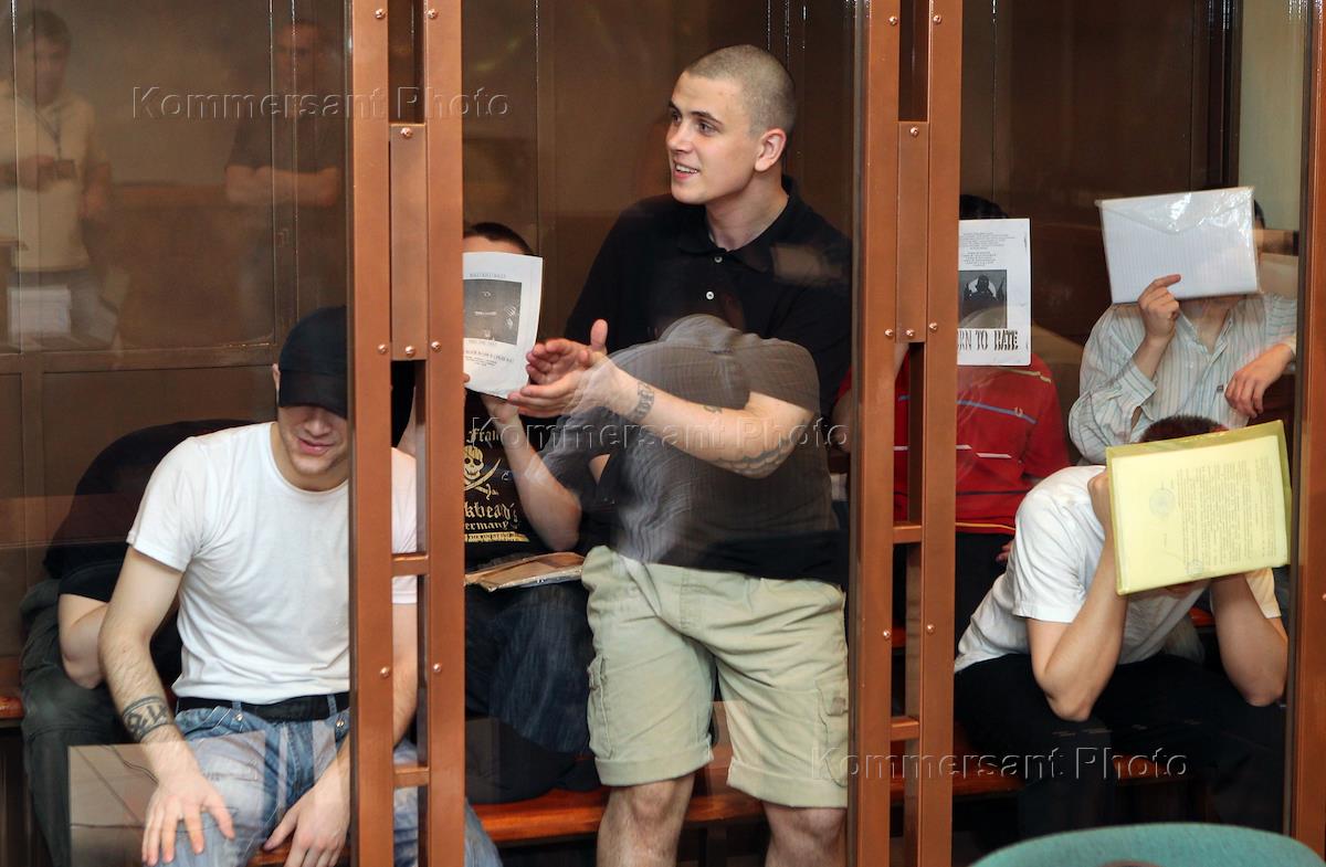 Фильм ирония судьбы. Сергей свиридов нсо. Ипполит под душем. Квартира ипполита аполлонова напоминала территорию занятую оккупантами. Компрометирующие ситуации.