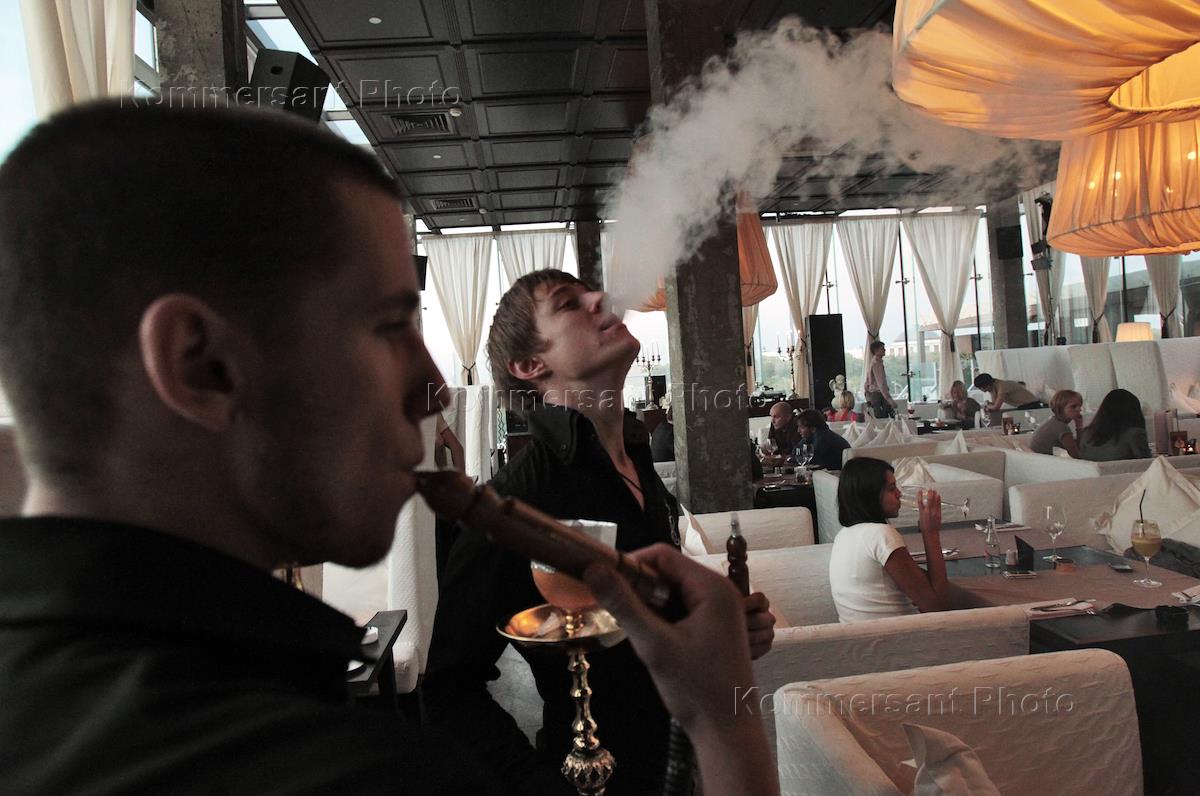 кальянов в общественных местах. можно ли курить кальян на улице в общественном месте 2021. название мероприятия о курения, кальяна. кальянная екатеринбург высоцкий 50 этаж. курение кальяна в общественных местах.