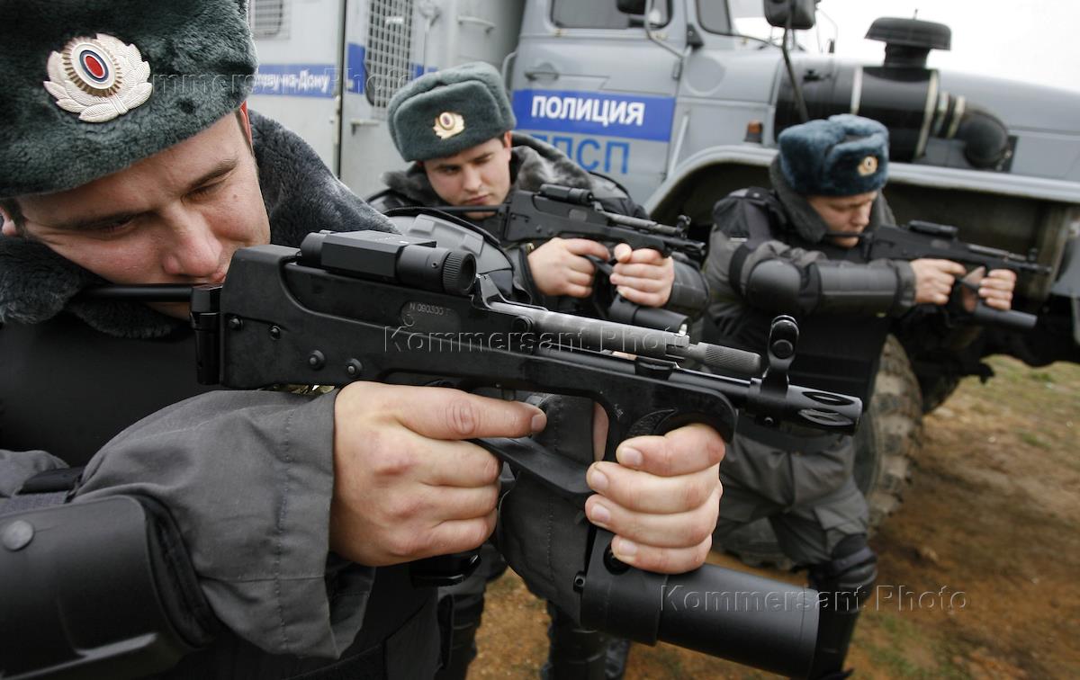 Сейчас полиция. ПП-2000 МВД. ПП полиции России. ПП на вооружении полиции. Полиция 2000 Россия.