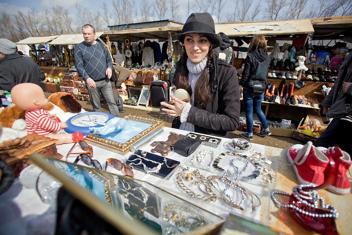 рынок левша в новоподрезково. ярмарка левша. блошиный рынок левша в москве. барахолка левша. ярмарка левша новоподрезково.