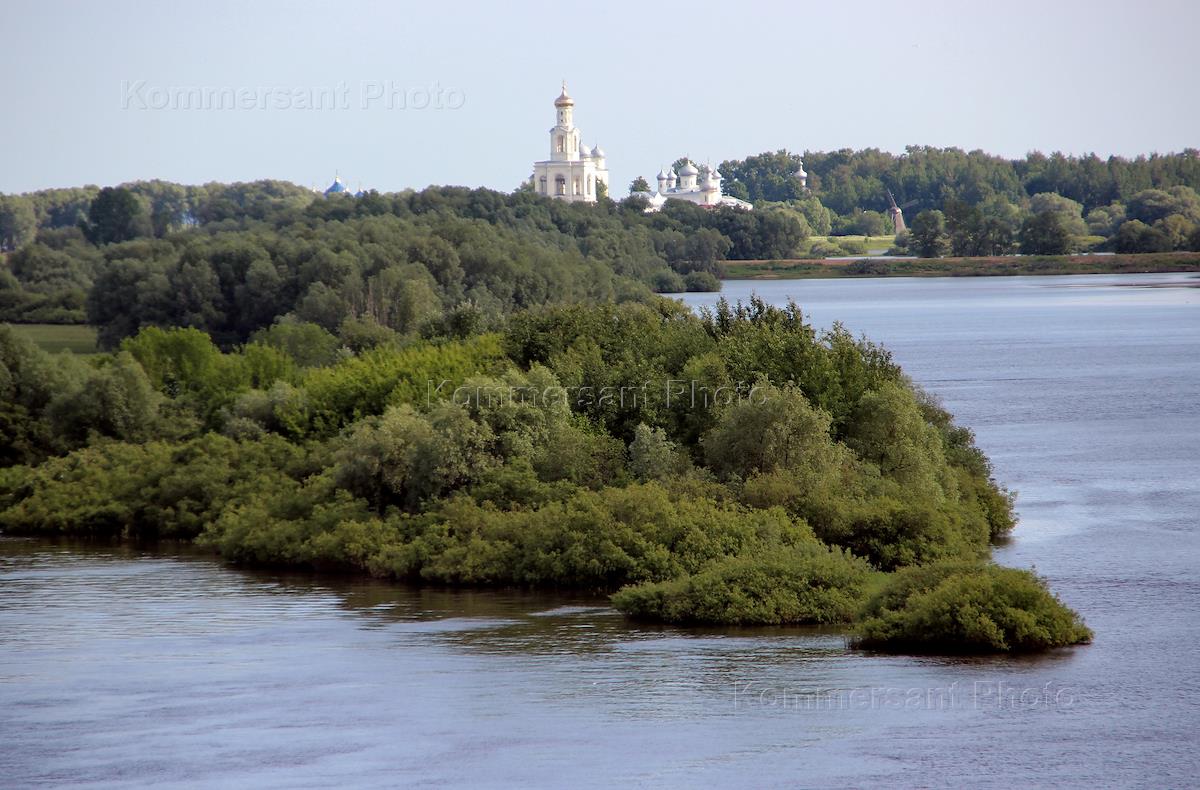 Храм на берегу Волхова