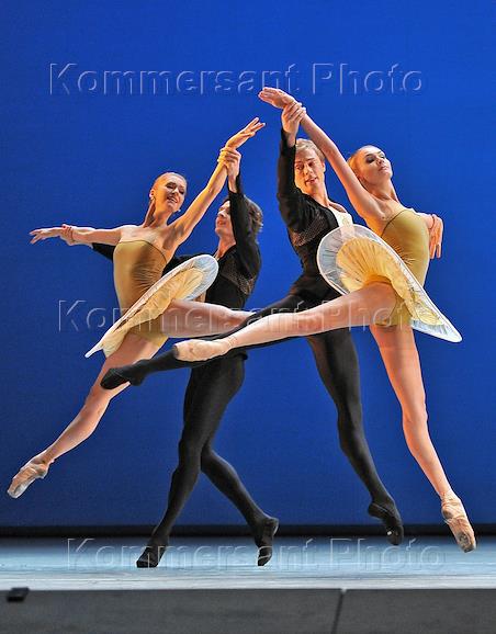 Балет лебединое озеро усманова. Сотрудники большого театра. Шостакович золотой век. Вазиев махар хасанович большой театр. Балет руководит.