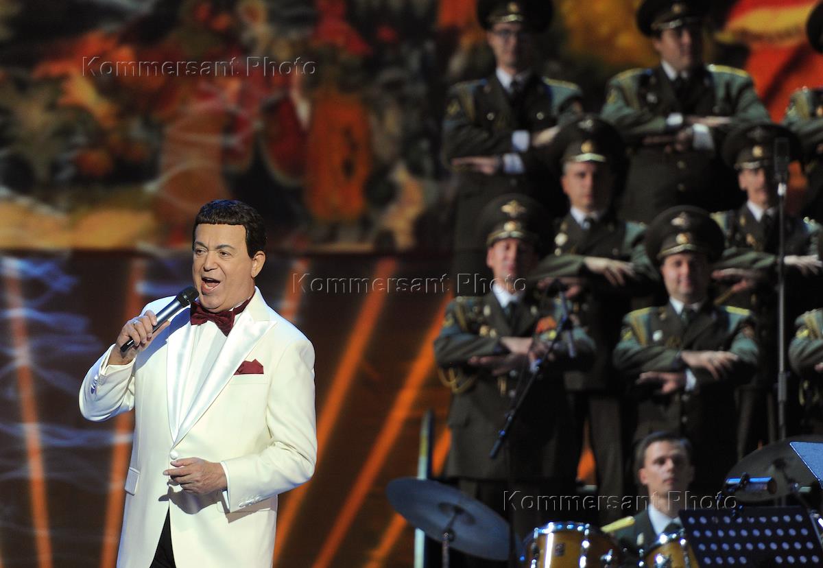 Иосиф кобзон лего. Иосиф давыдович кобзон. Кобзон последние фото. Иосиф кобзон на сцене. В исполнении иосифа кобзона.