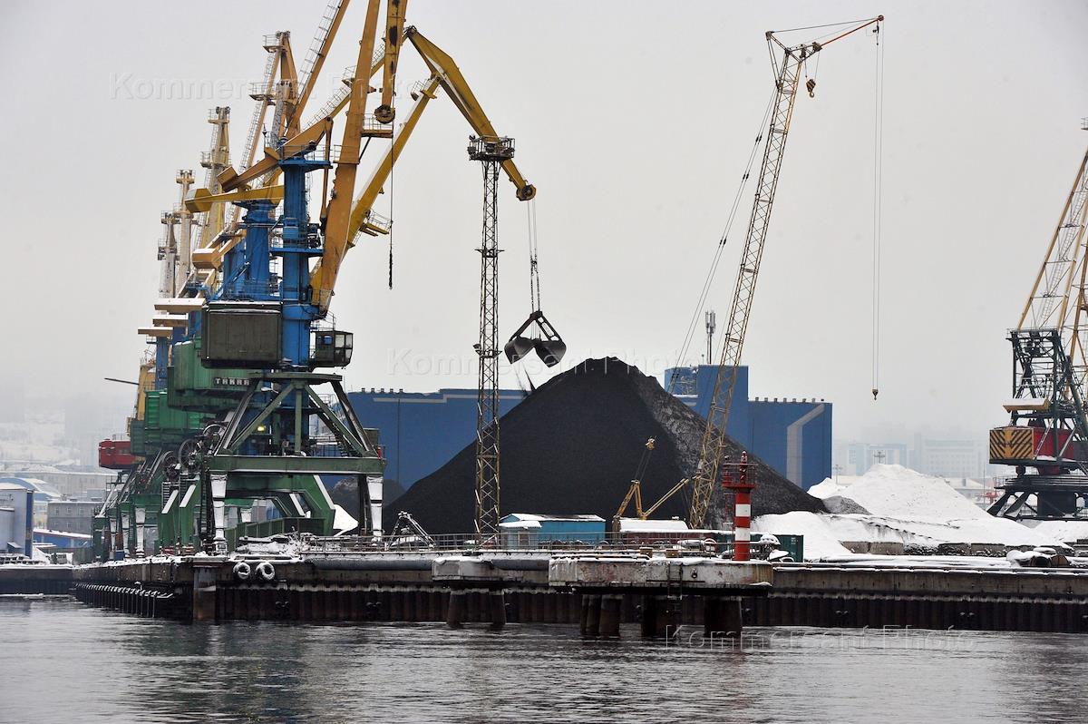 Ооо морской порт лавна. Торговый порт Лавна Мурманск. Морской порт Лавна. Комплекс перегрузки угля Лавна. Угольный терминал Лавна.