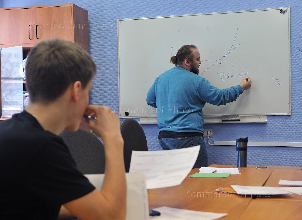 школа интеллектуал москва. деловая игра интеллектуалы. интеллектуал школа интеллектуал. школа-интернат интеллектуал. интеллектуал центр.