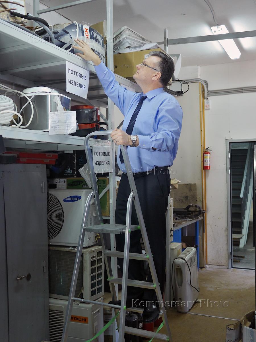 Руководитель сервиса. Захаров василий юрьевич. Руководитель сервис центра. Захаров василий павлович. Технический специалист.