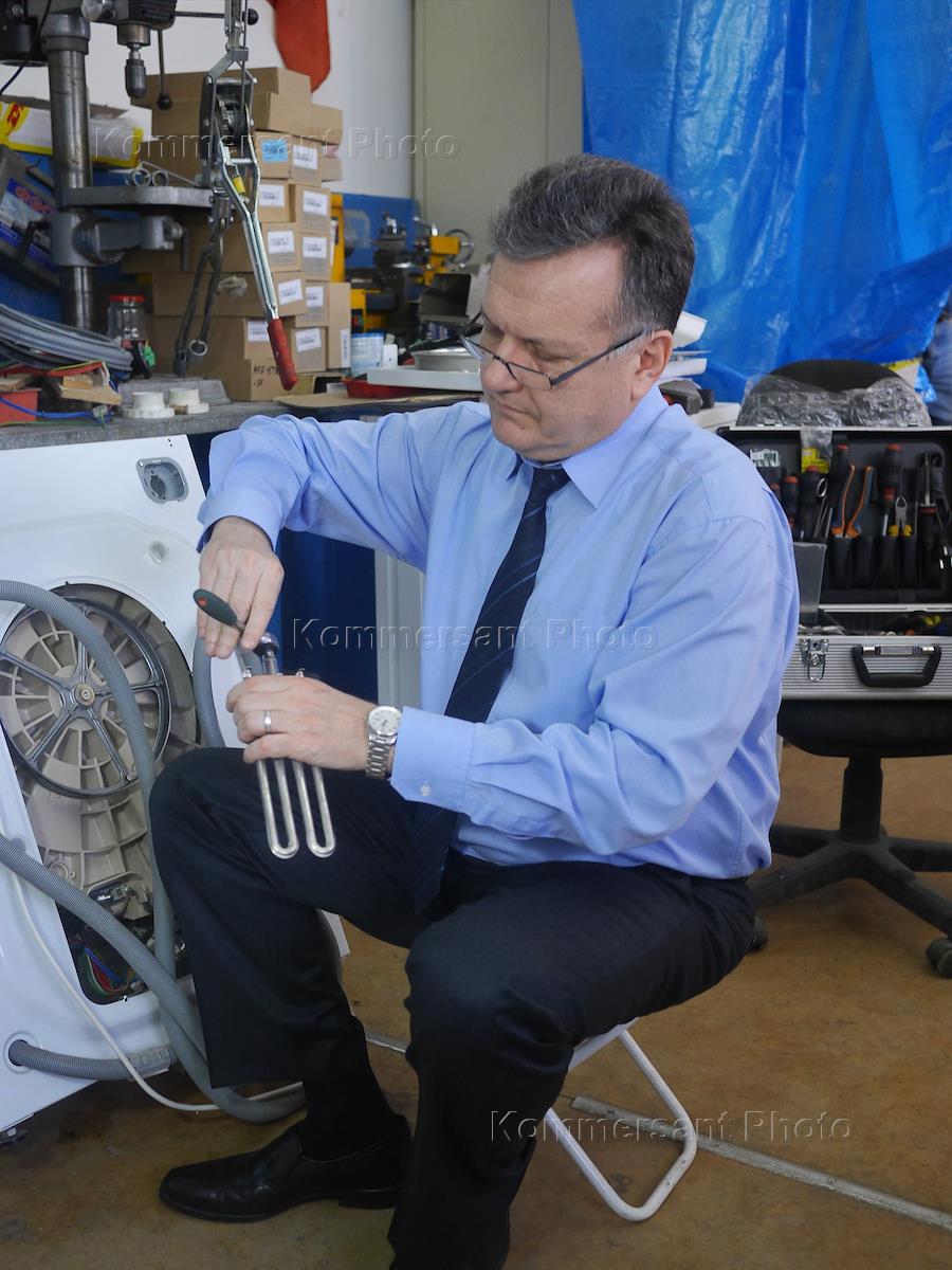 Захаров василий павлович москва. Руководитель сервис центра. Руководитель сервисного центра. Руководитель сервис центра. Захаров василий юрьевич.