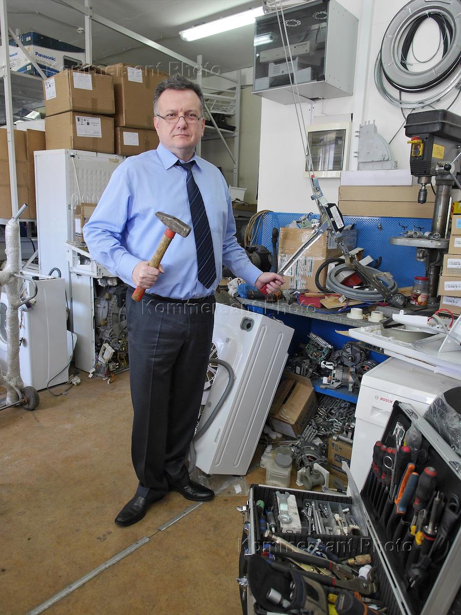 Руководитель сервис центра. Учебный центр айсберг красногорск. Начальник отдела сервиса. Руководитель сервис центра. Беспалов виктор геннадьевич нижневартовск.