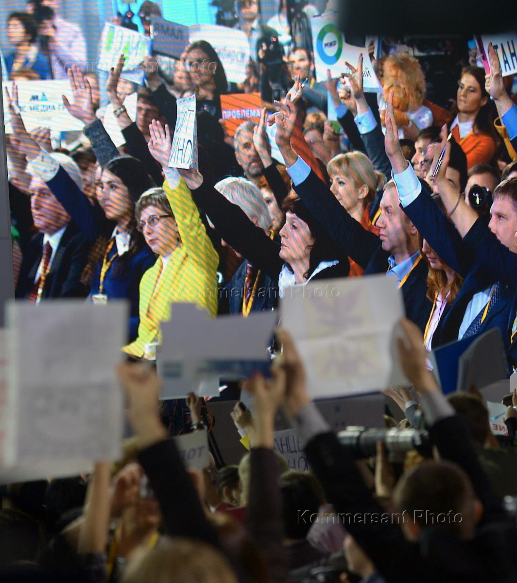 пресс-конференция журналисты. женщина справа от путина. журналисты на конференции. вопросы иностранных журналистов на пресс конференции. пресс-конференция журналисты.