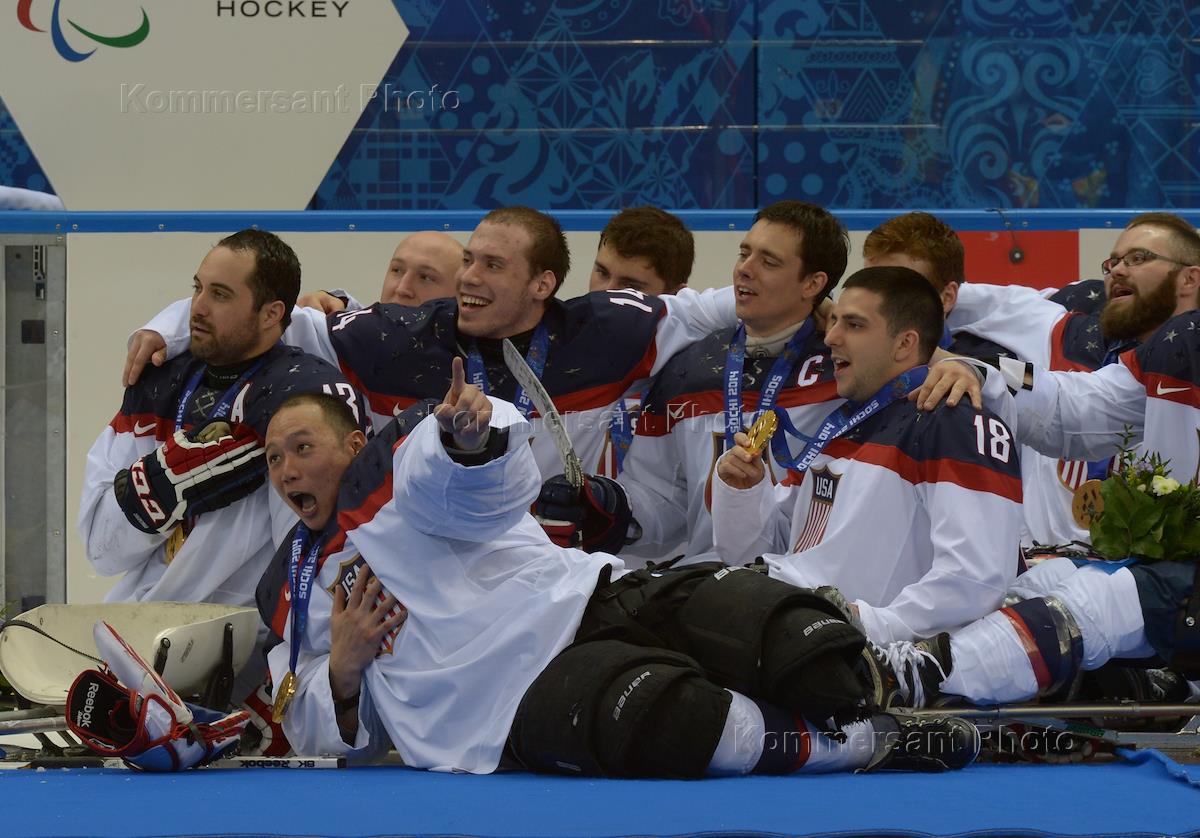 Паралимпийские зимние игры 2014 года в г сочи. 11 паралимпийские зимние игры в сочи. Xi паралимпийских зимних игр 2014. Xi паралимпийские зимние игры 2014. Паралимпийские игры в сочи 2014.