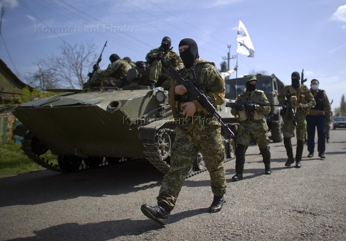 Всу на донбассе зимой. Военное положение в северске луганской области. Украинские боевики. Военное положение на донбассе. Ато 2014 украина.