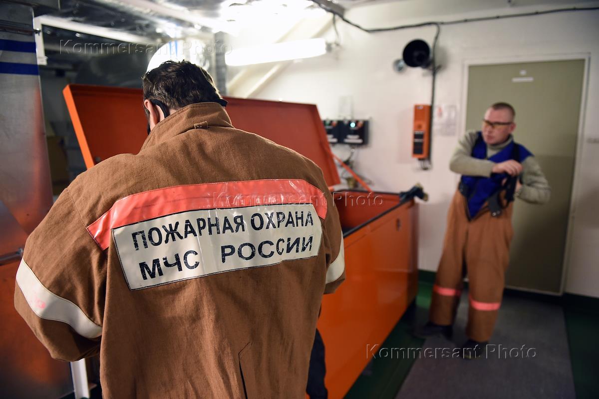 отличие мчс от пожарных. разница между пожарным и пожарником. отражение пожарный. разница между пожарным и пожарником. как правильно пожарный или пожарник и почему.