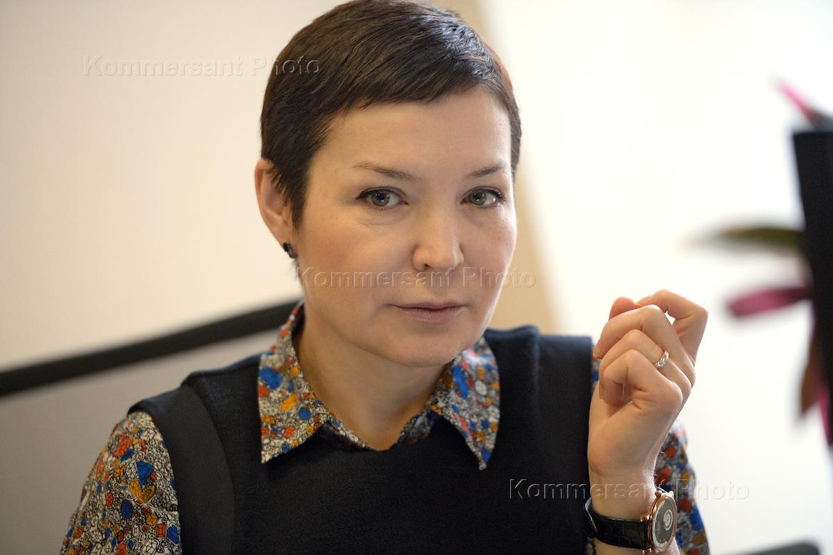Гузель улумбекова биография википедия национальность личная жизнь Врач Гузель Улумбекова во время интервью - Коммерсантъ Фото
