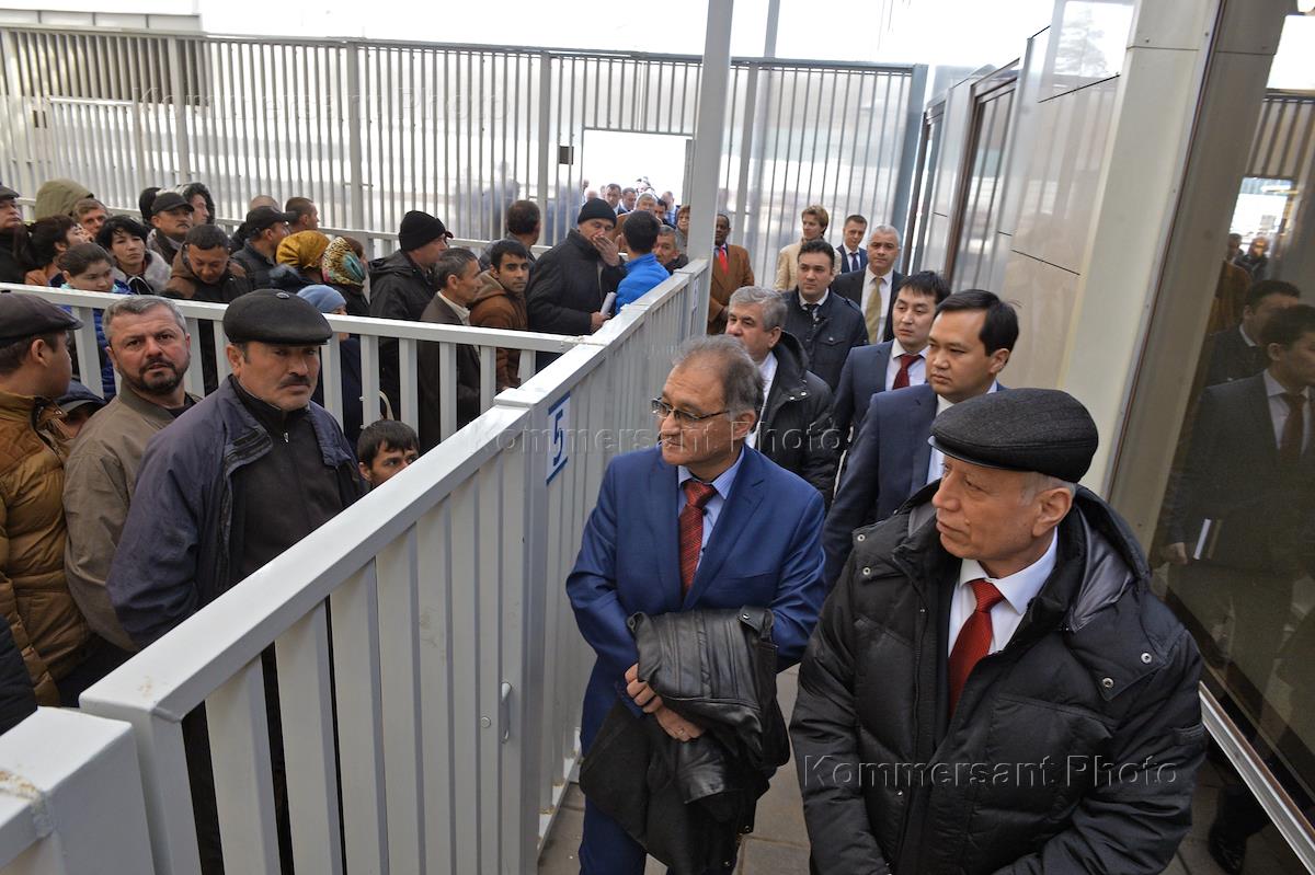 Фмс московской области красногорск. Красногорск миграции. Миграционный центр красногорск. Красногорск миграции. Миграционный центр красногорск.