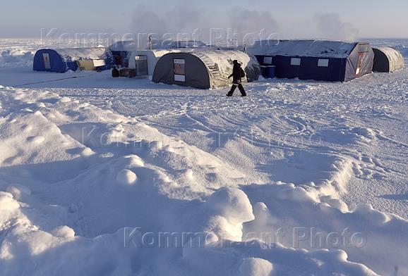 База экспедиции. Фото с ледового лагеря Whale.
