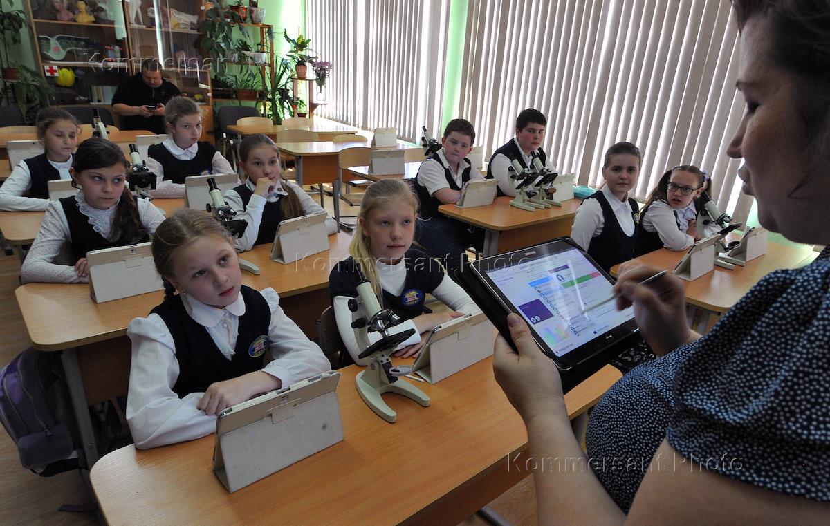 Все школы россии имеют. Школы в регионах России. Во всех школах России. Школа номер 2 в России в Москве. Школу России всю.
