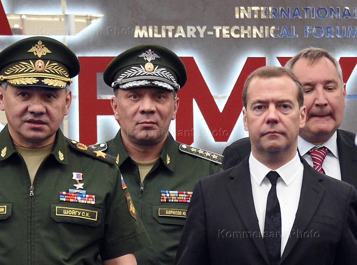 Премьер министр борисов. Шойгу Борисов. Шойгу и Медведев.