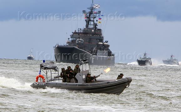 Береговые силы. Морская пехота высадка десанта с БДК. БДК морской пехоты РФ. Береговые войска ВМФ. Войска береговой обороны ВМФ России.