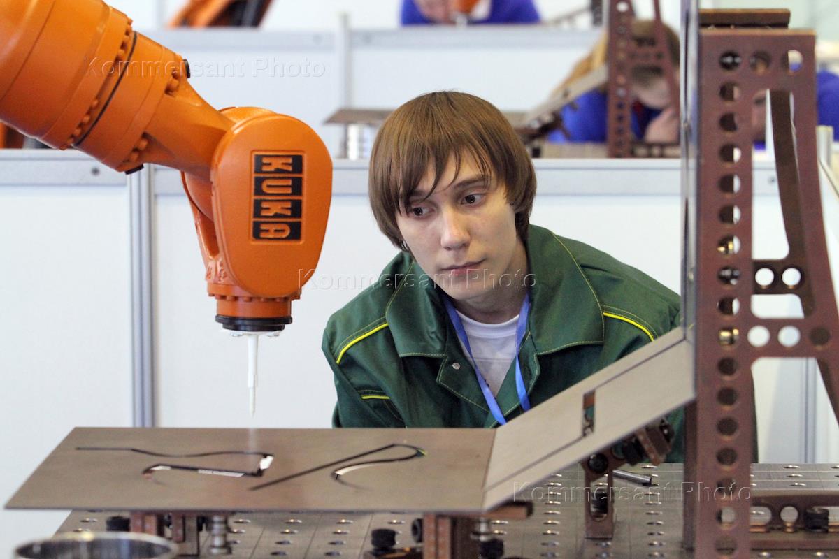 работники сквозных профессий. презентация о высокотехнологичных рабочих мест. рабочие профессии. профессии по отраслям. ргппу презентация шаблон.