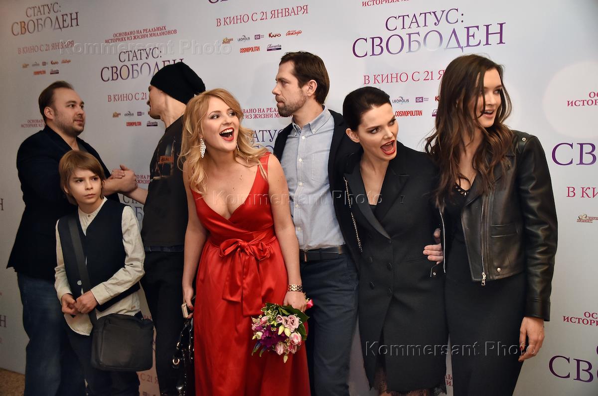 Актрисы Актриса Наталья Анисимова (в центре), Елизавета Боярская (вторая  справа), Паулина Андреева (справа) на премьере фильма 