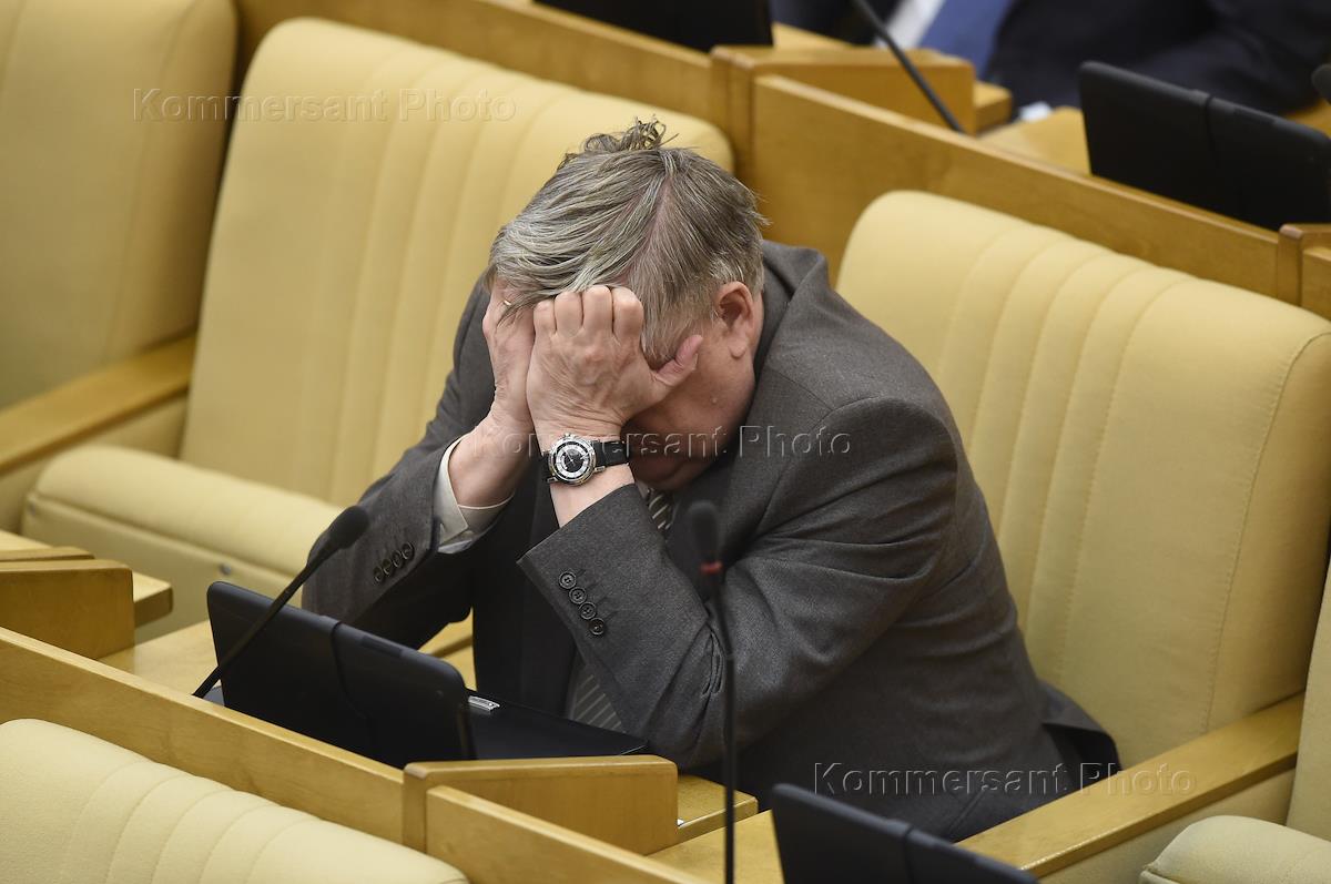 Мы не богаты но. Мы не богаты но как депутаты. Богатый депутат. Кружка с хасбиком. Мы не богаты но как депутаты.